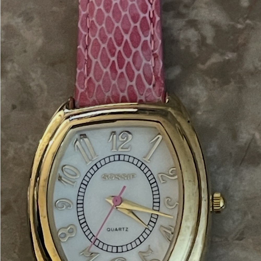 Gossip Gold Watch with Pink Textured genuine leather snake Strap! Excellent! - Picture 4 of 4